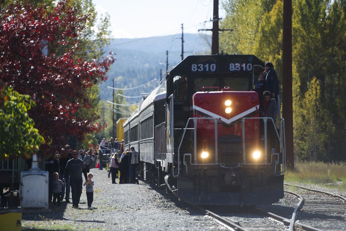 Passengers board The North Pend Oreille Valley Lions Excursion Train Ride on Sunday, Oct 2, 2016, in Ione Wash. (Tyler Tjomsland / The Spokesman-Review)
