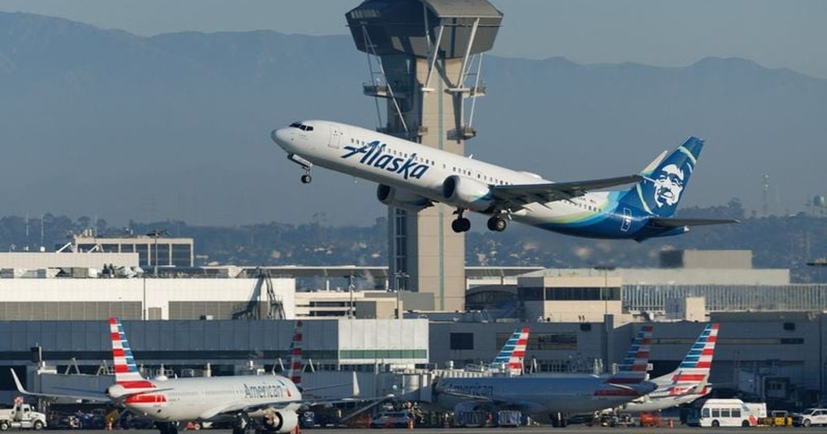 Alaska Air says its underlying business strengthened despite fuel-hit quarter
