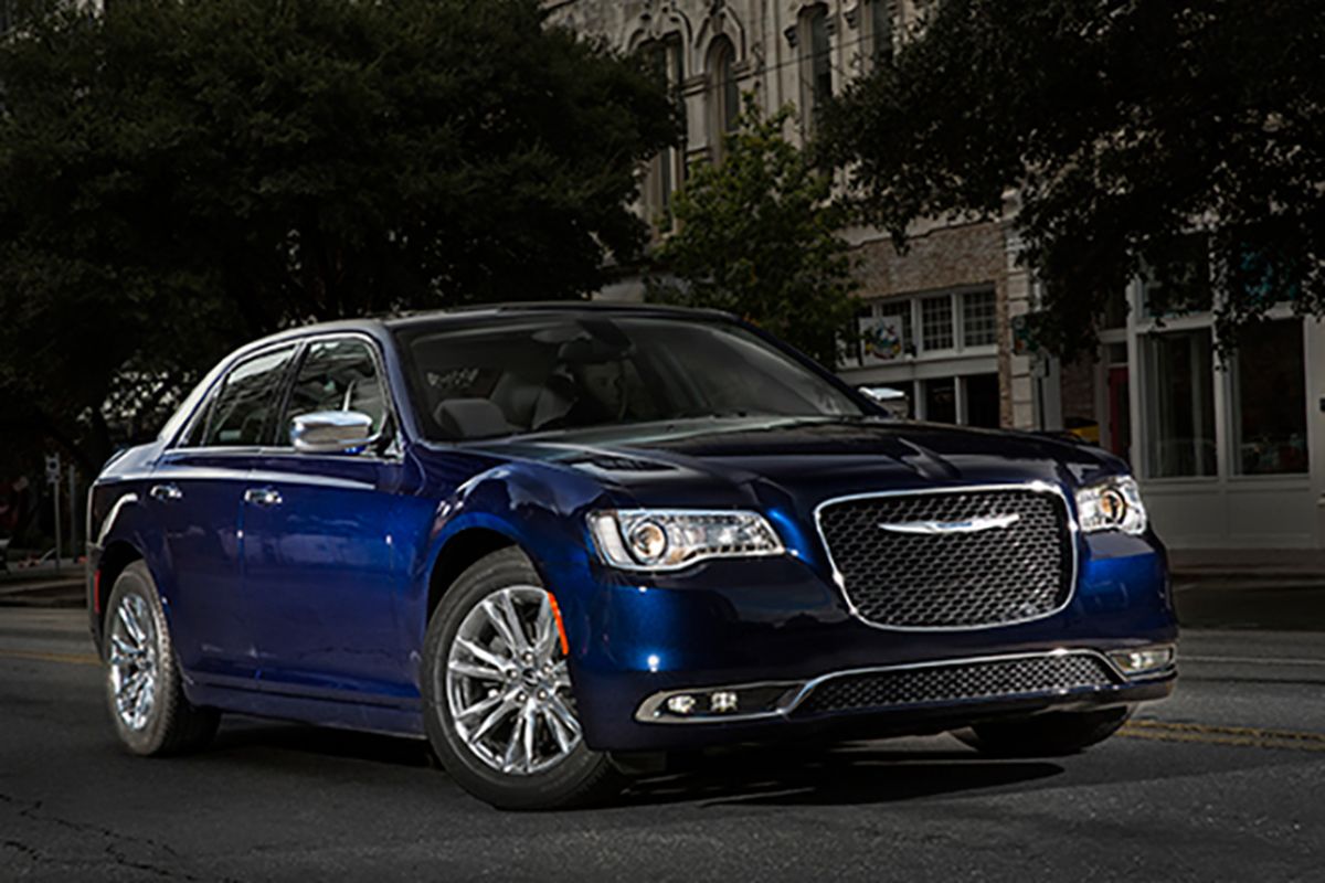 Chrysler 300S: Luxury, Motor City-style