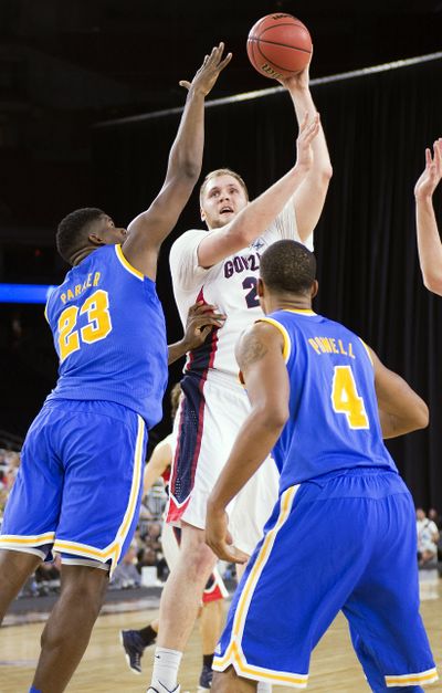 Przemek Karnowski stood tall during a second-half run that boosted Zags over Bruins. (Colin Mulvany)