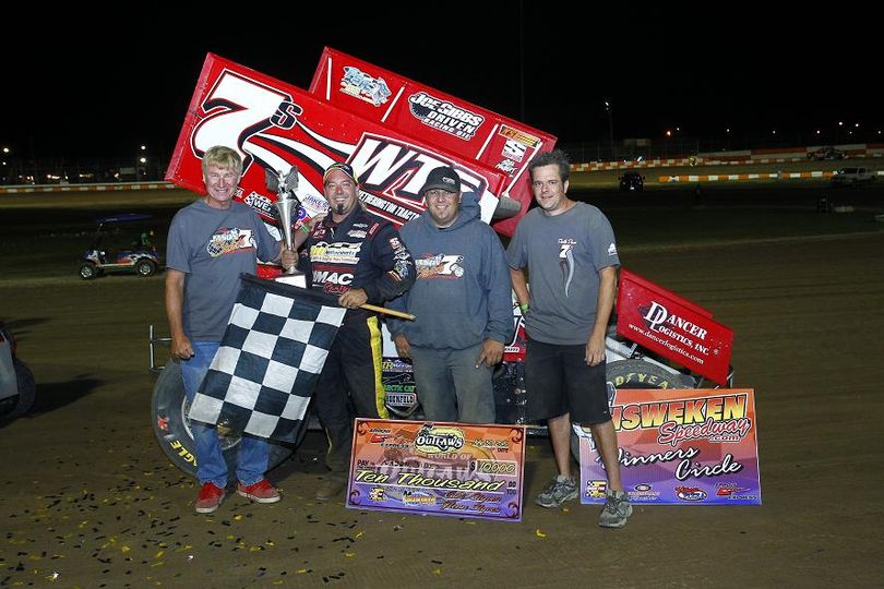 Jason Sides scored his third win at Ohsweken Speedway in four starts.(Photo courtesy of SBUISSON.com)