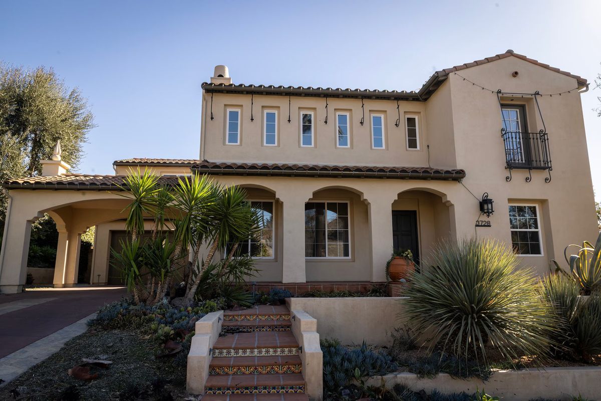 This home’s shingles were more fire-resistant, which may have helped prevent it from burning in the Los Angeles fires. (Barbara Davidson/For The Washington Post)