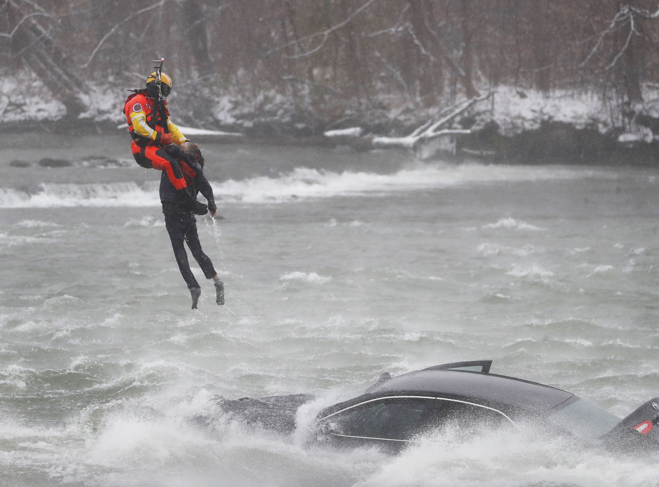 Niagara Falls car in water Dec. 8, 2021 The SpokesmanReview