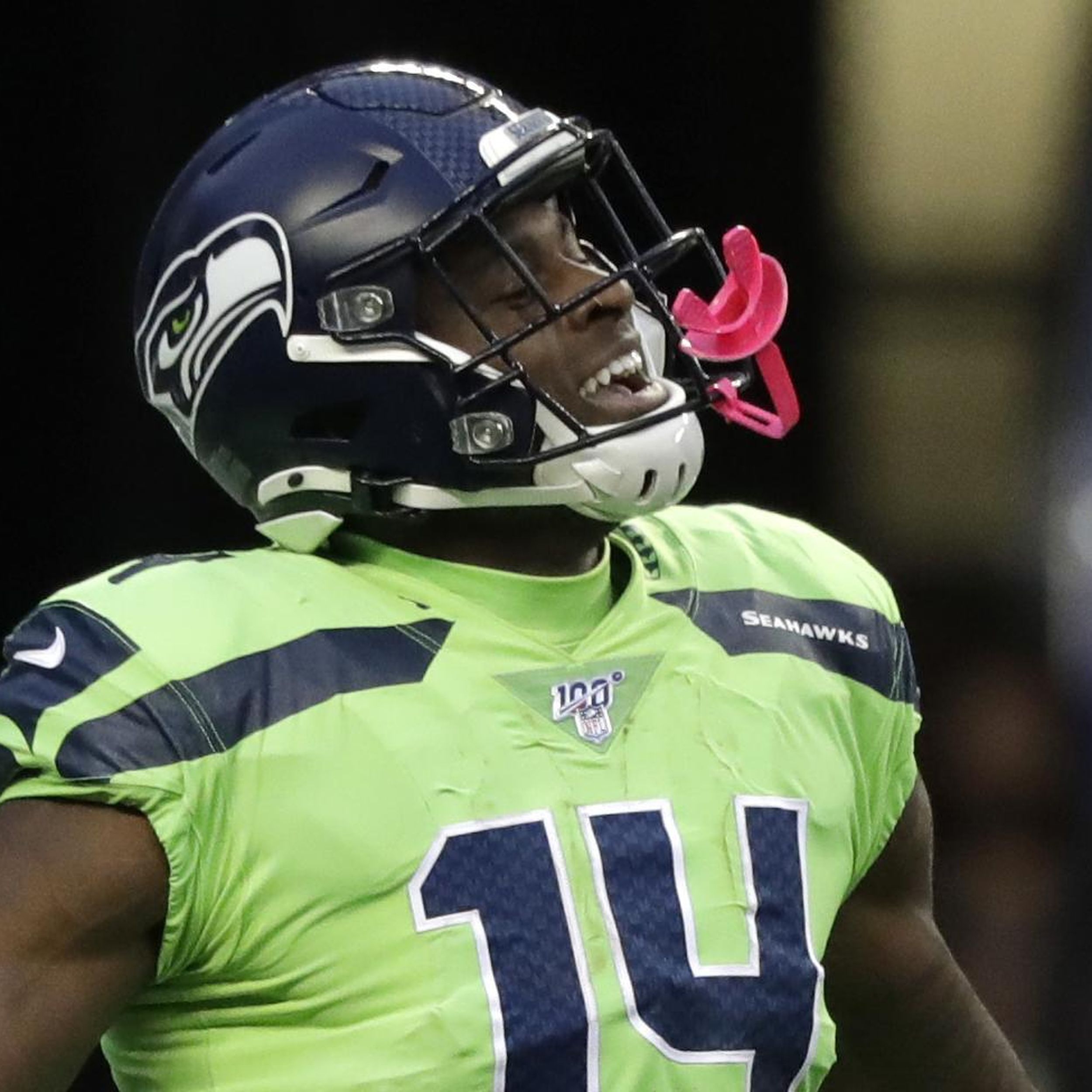 Seahawks' D.K. Metcalf surprises teachers with $200 gift cards