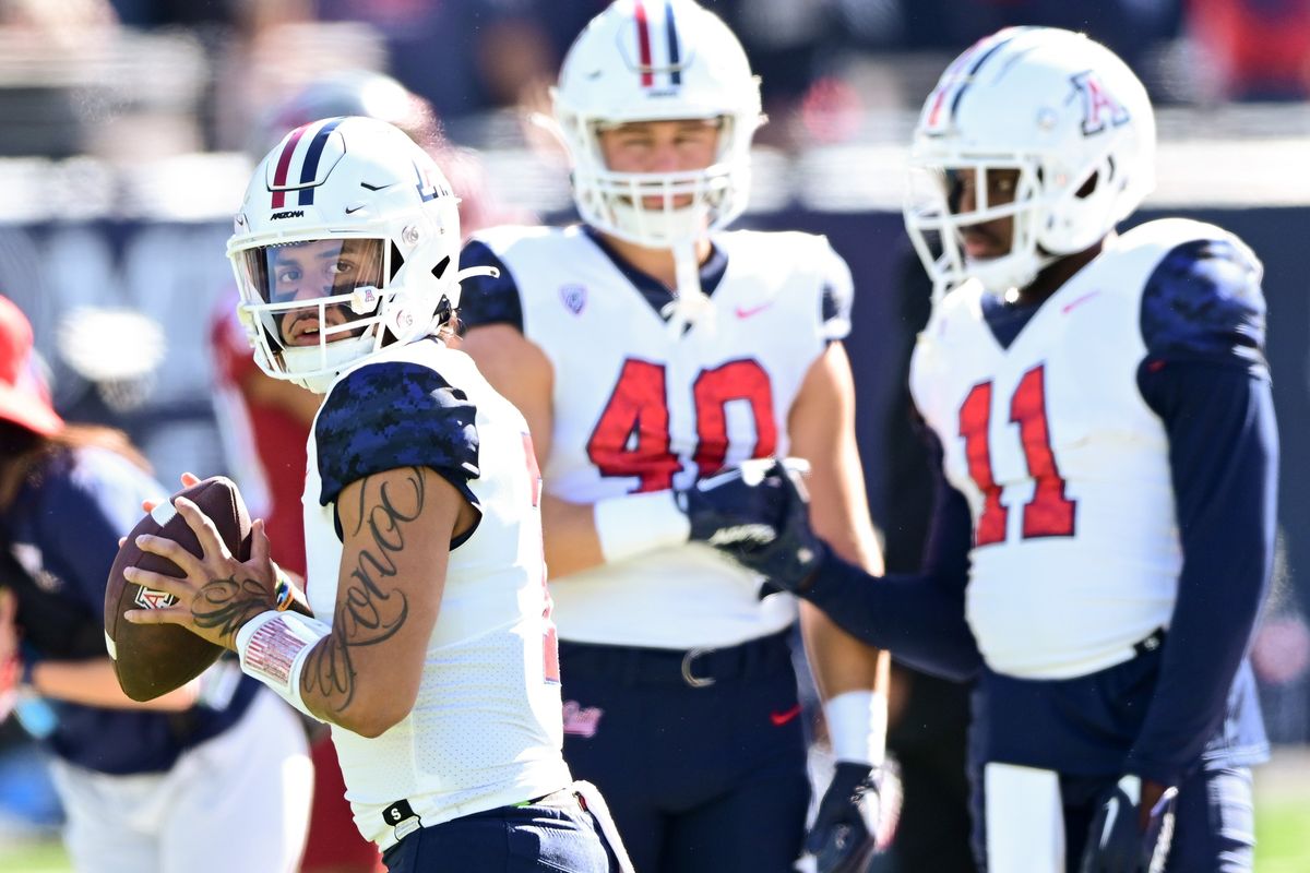 Jayden de Laura, Max Borghi shine as Washington State demolishes Washington  in 40-13 Apple Cup victory