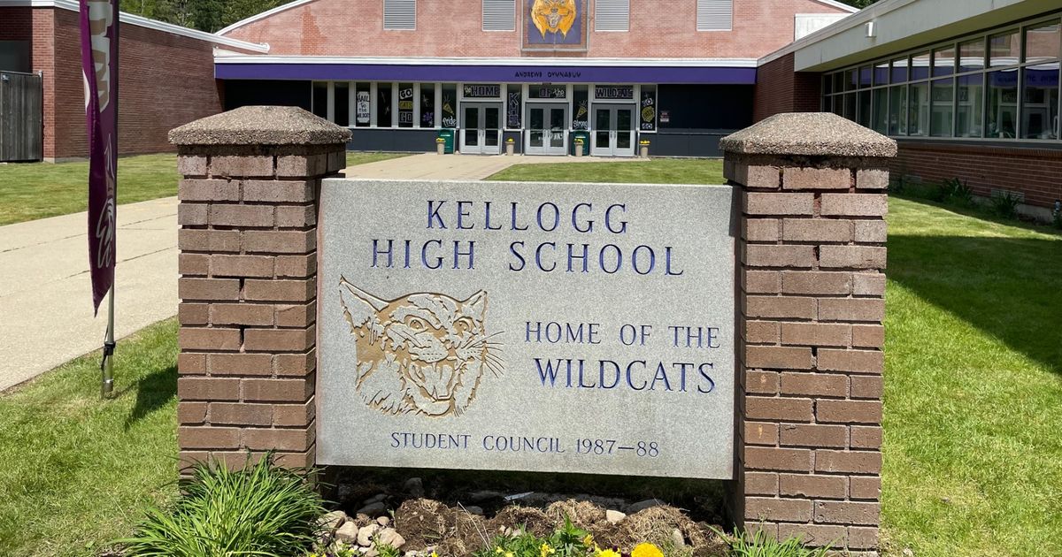 Kellogg moves forward with graduation Saturday despite safety concerns