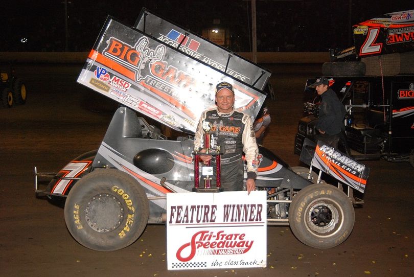 Craig Dollansky picked up the win on the World of Outlaws Sprint Car Series. (Photo credit: Mark Miefert)