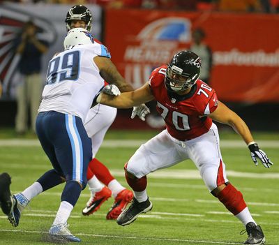 Atlanta Falcons tackle Jake Matthews (70) has a chance to do something his father, Bruce Matthews did: win a Super Bowl. Bruce played 19 seasons and came up a yard short of winning the big one. (Curtis Compton / Atlanta Journal-Constitution/MCT)
