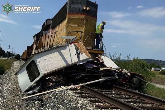 Train slams into camper trailer Tuesday near state line after truck ...