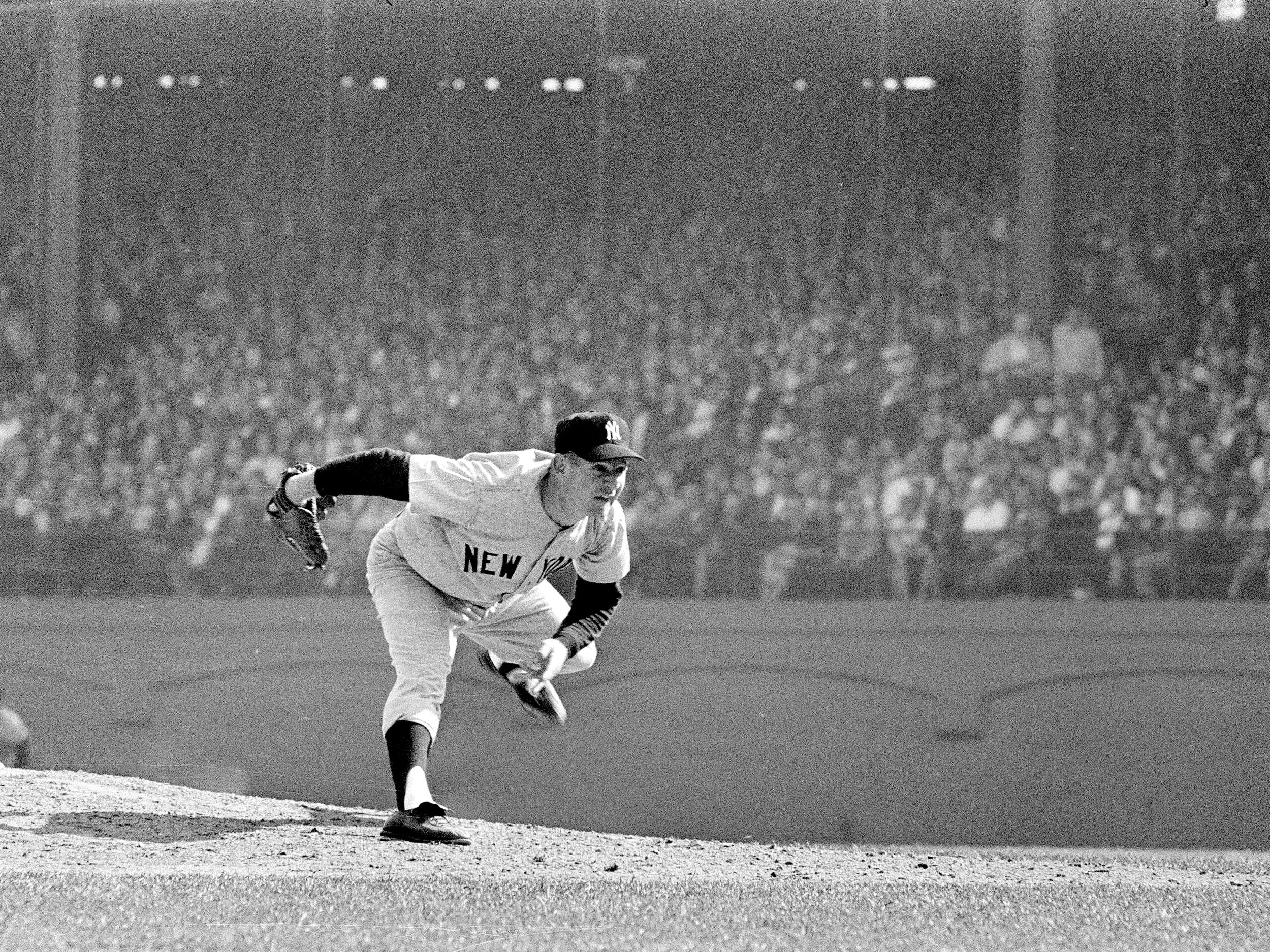 Whitey Ford, Hall of Fame ace for mighty Yankees, died at 91