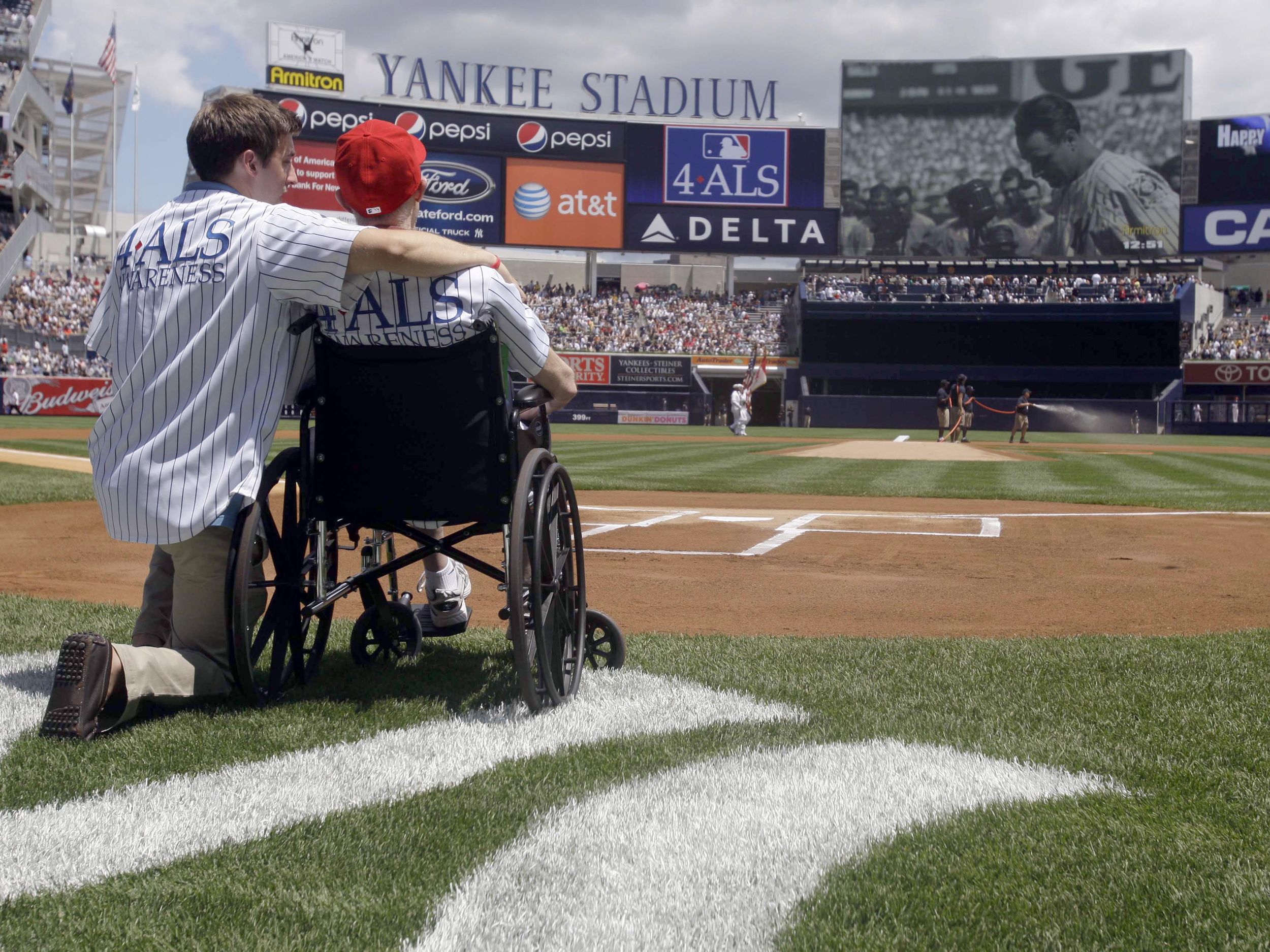 Baseball honors Gehrig while raising awareness of ALS