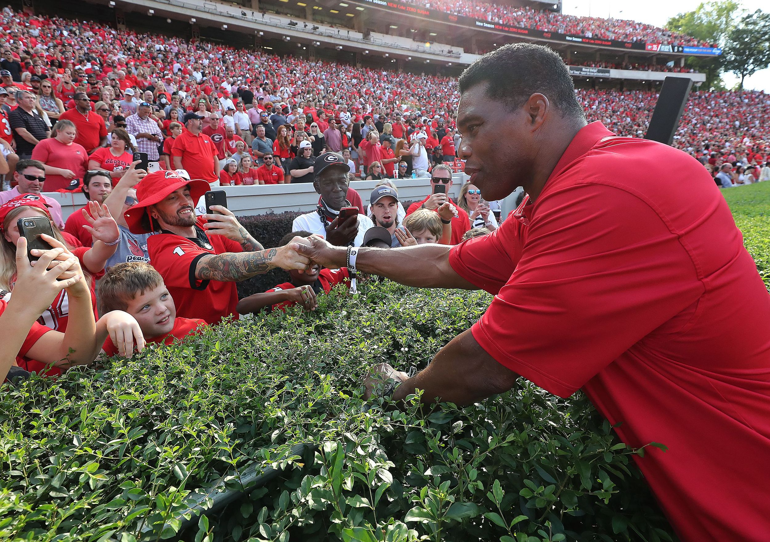 Herschel Walker re-enrolls at UGA to finish degree