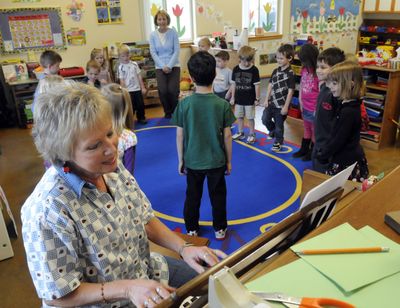 “Hello, how do you do, it’s good to see you,” sings Diane Knowles at the piano. Knowles has been teaching preschool in Spokane Valley for 32 years, first at Redeemer Lutheran Preschool and most recently at Creation Station in Hope Lutheran Church. (J. Bart Rayniak)