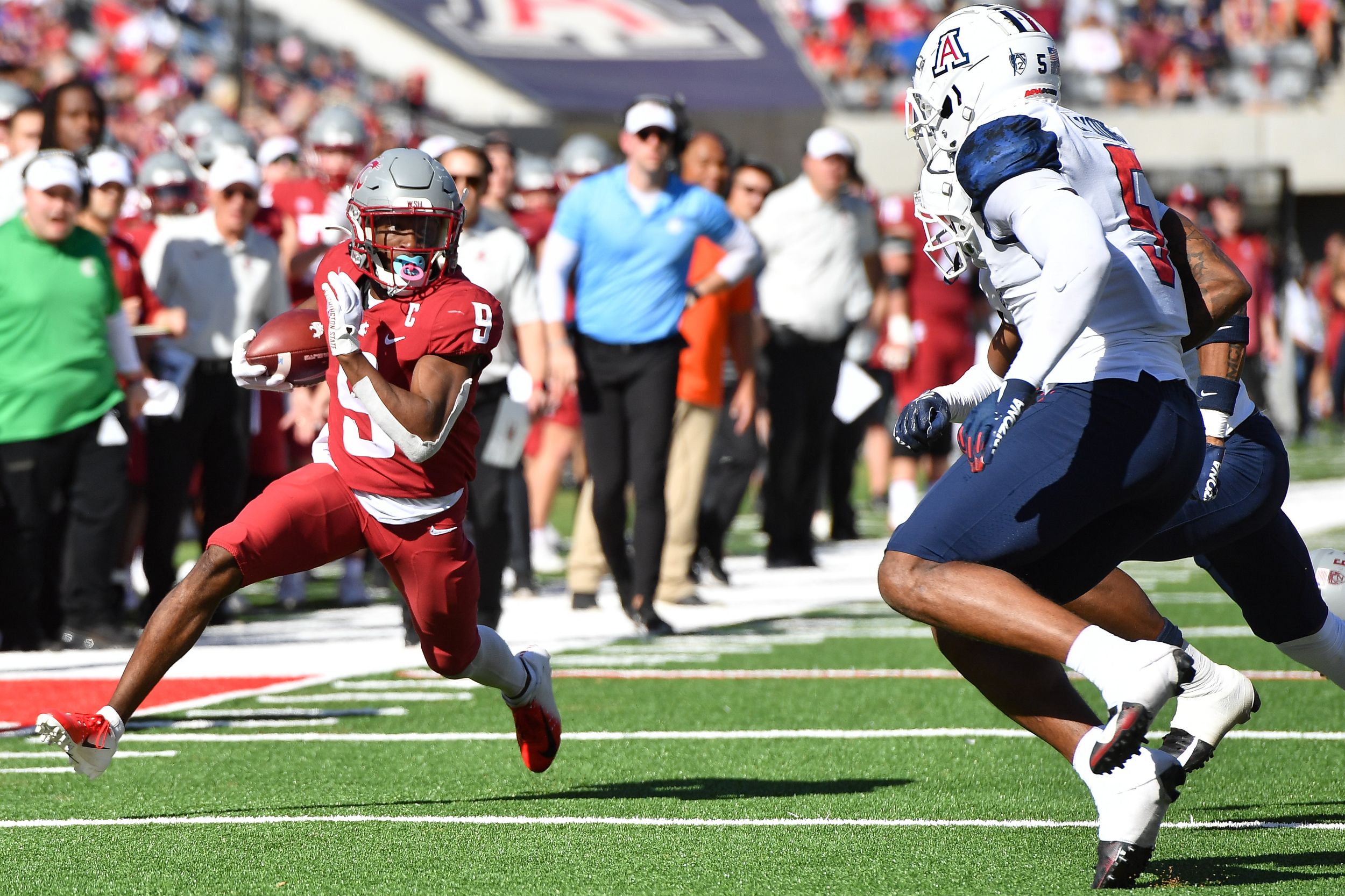 Jayden de Laura, Max Borghi shine as Washington State demolishes Washington  in 40-13 Apple Cup victory