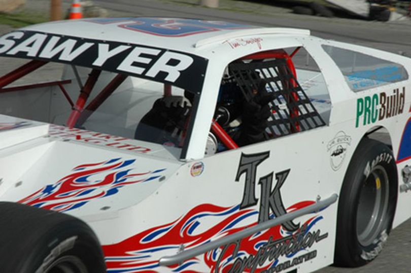 Two-time Northwest Modified champion, Tim Sawyer, en route to his first victory of 2009. (Photo courtesy Stateline Speedway) (The Spokesman-Review)