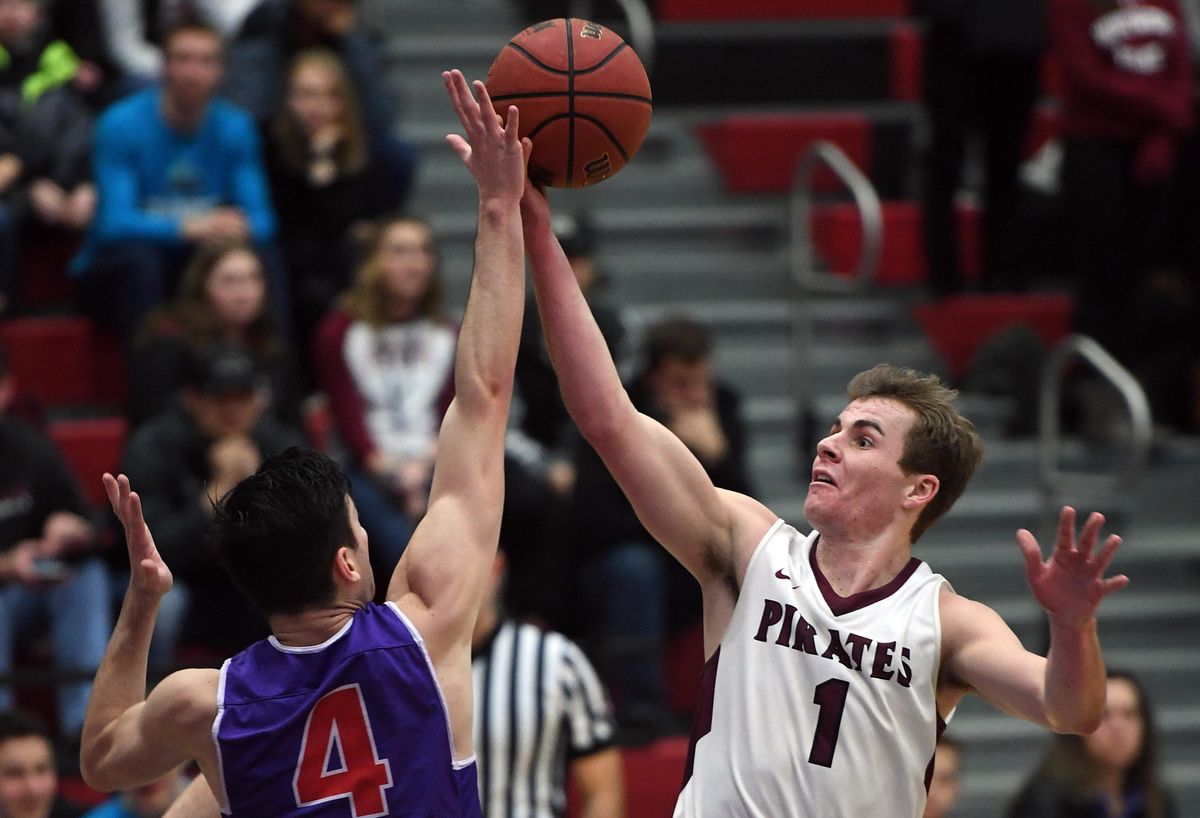 Men's Basketball: Whitworth Rallies To Top Linfield 74-73 - Feb. 8 ...