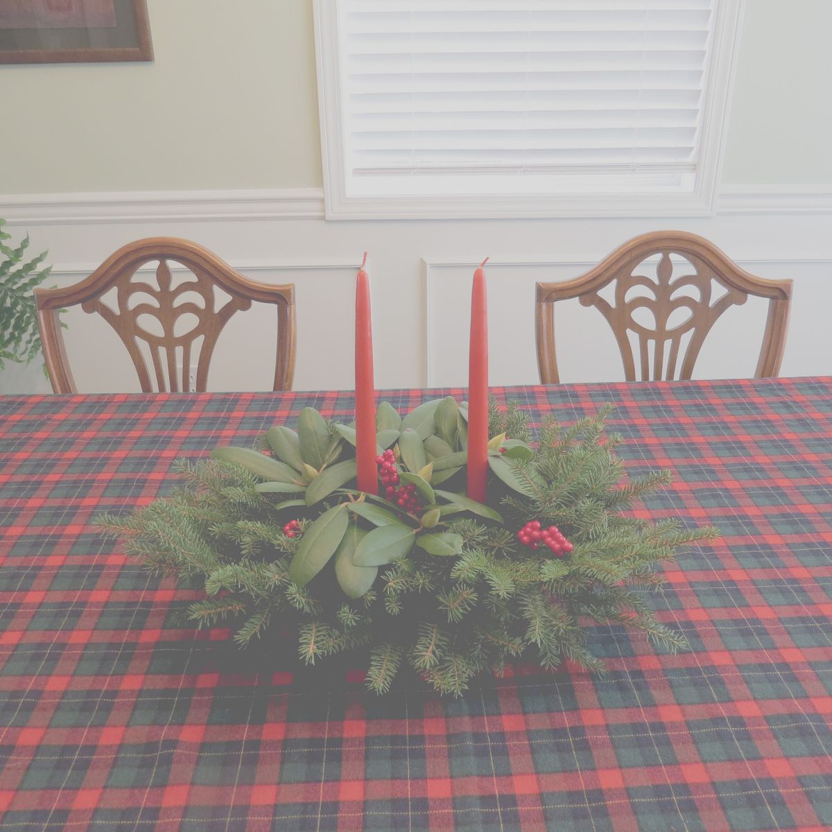 Dress up your holiday table with an attractive, homemade centerpiece. (The Spokesman-Review)