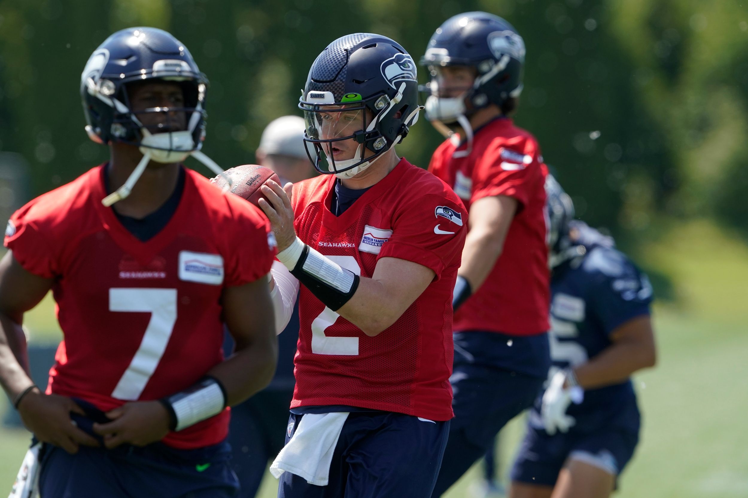 Seahawks QB Reviews Offensive Execution Against Cardinals: A Mixed Bag in Arizona