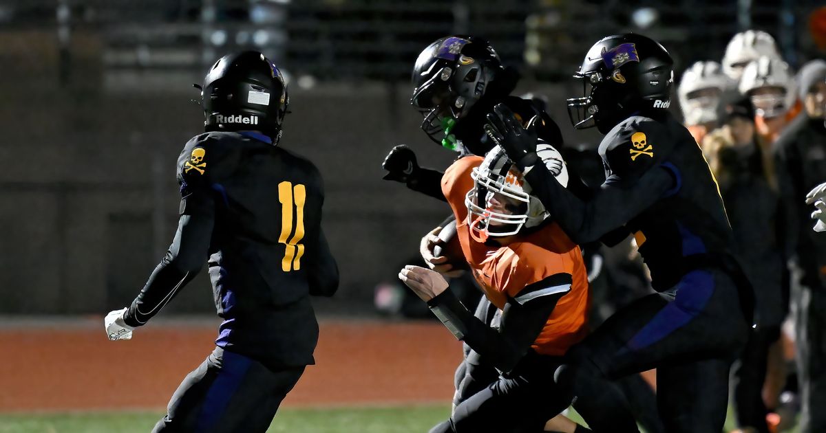 Rogers football qualifies for state for first time since 2015; wins