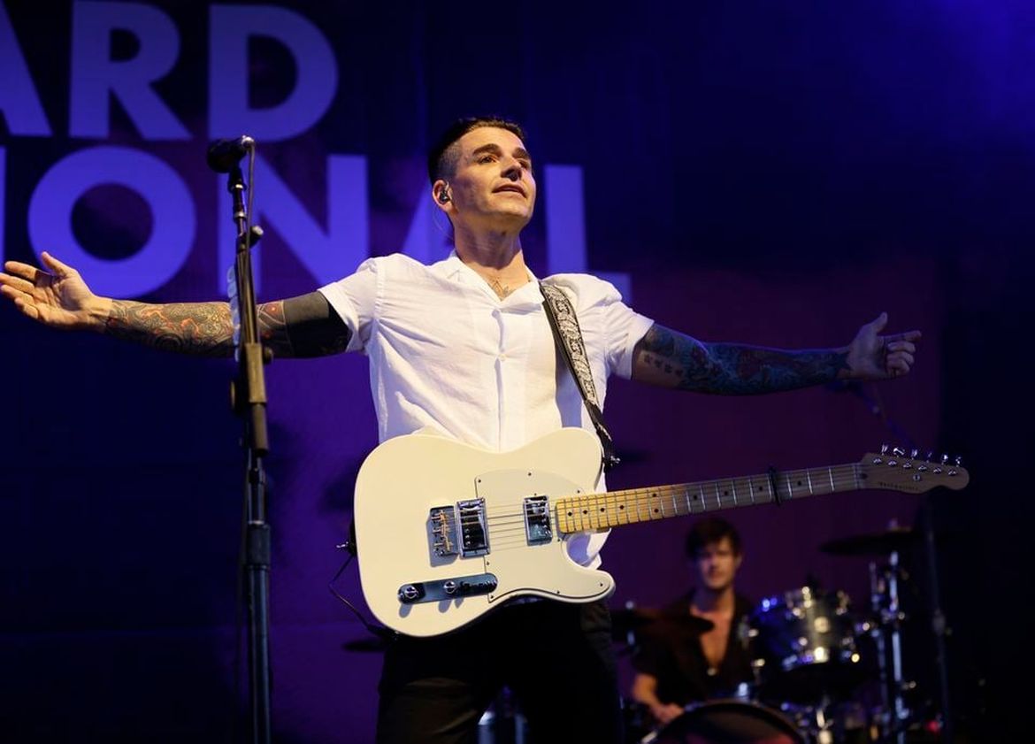 Dashboard Confessional 'hands down' to put on rockin' show with Boys