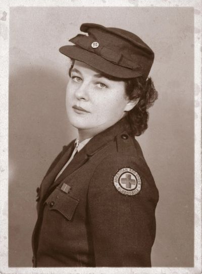 Phyllis McLaughlin, a volunteer with the Red Cross Clubmobile Service, during World War II.  (Courtesy of family)