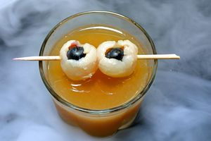 These six simple and spooky Halloween cocktails are made with 'boos'