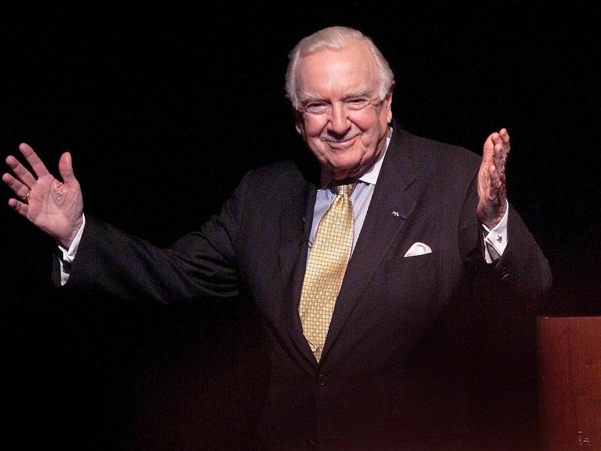 2002: Cronkite basks in applause during an appearance in West Palm Beach, Fla. (Associated Press / The Spokesman-Review)