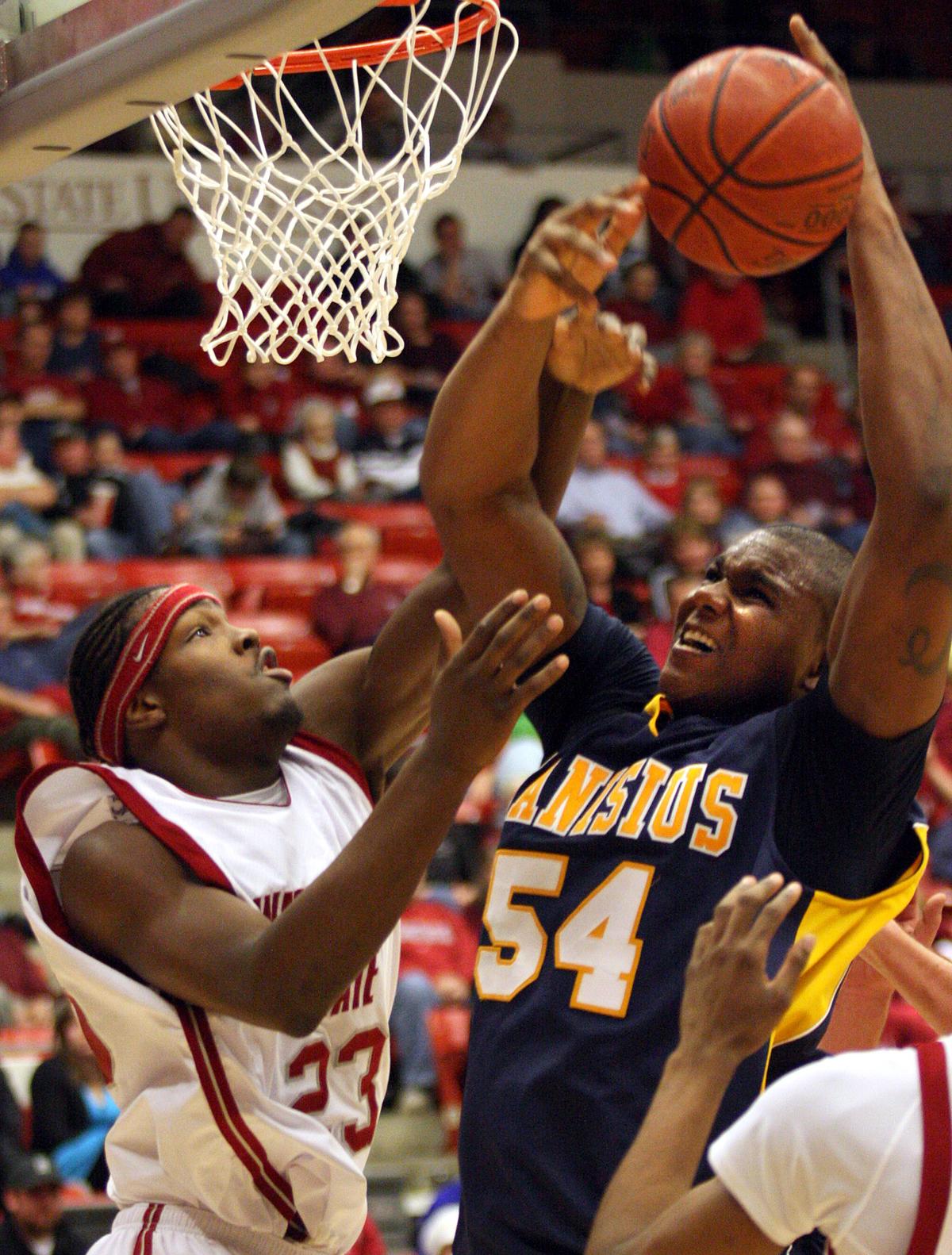 Washington State freshman DeAngelo Casto blocks a shot by Canisius’ Chris Gadley during the second half. Special to  (RAJAH BOSE Special to / The Spokesman-Review)