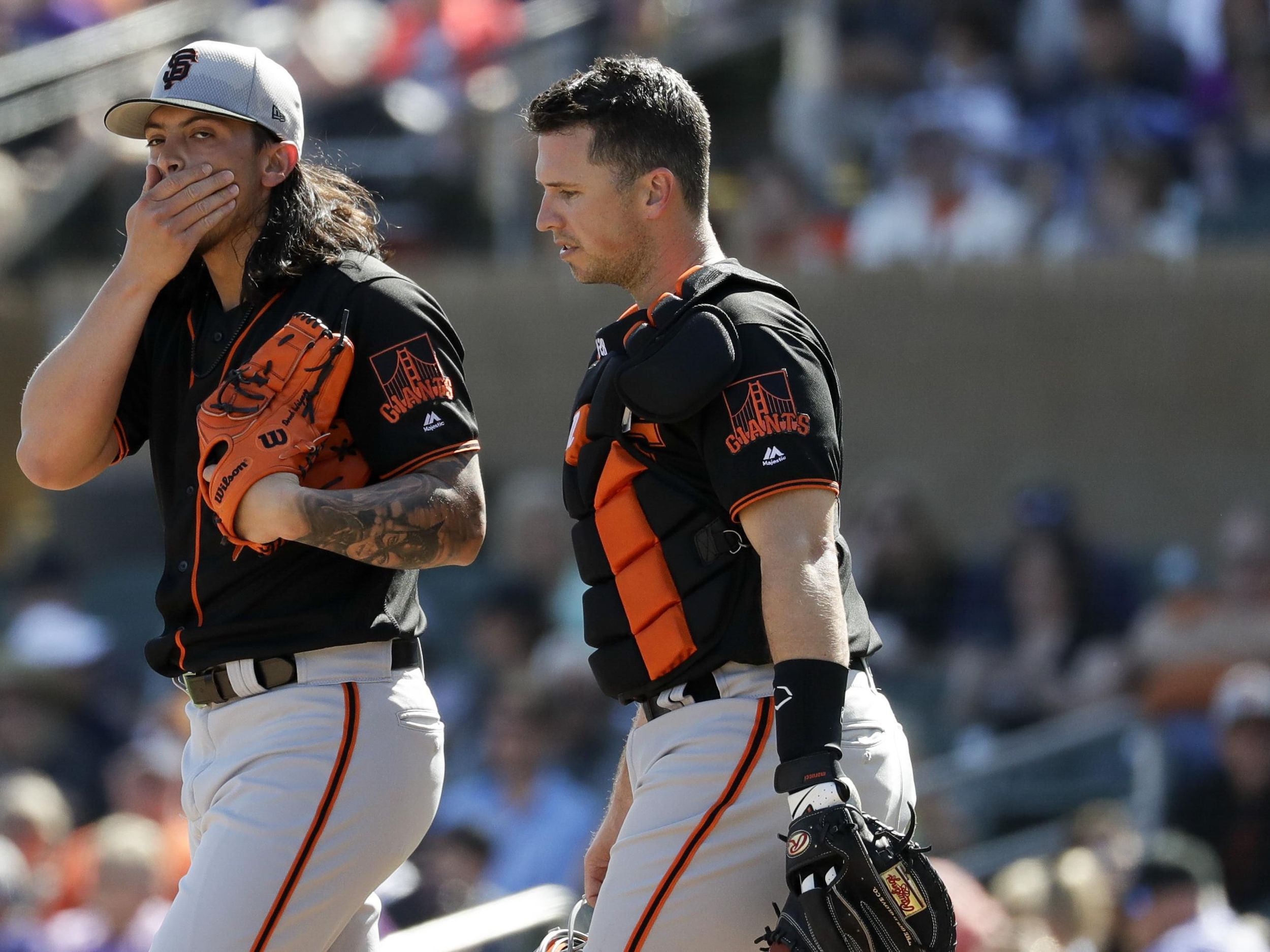 Giants' Buster Posey enters spring feeling healthy at last