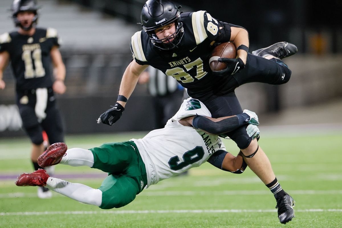Lakeside linebacker Duke Johnson (9) makes a diving tackle on Royal tight end Bennett Brown during the second half of the 1A state championship game at Husky Stadium, Friday, Dec. 1, 2023 in Seattle.  (Jennifer Buchanan/The Seattle Times)