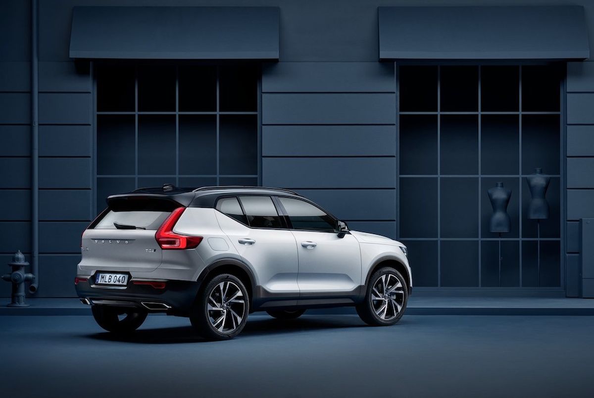 volvo crossover rentals