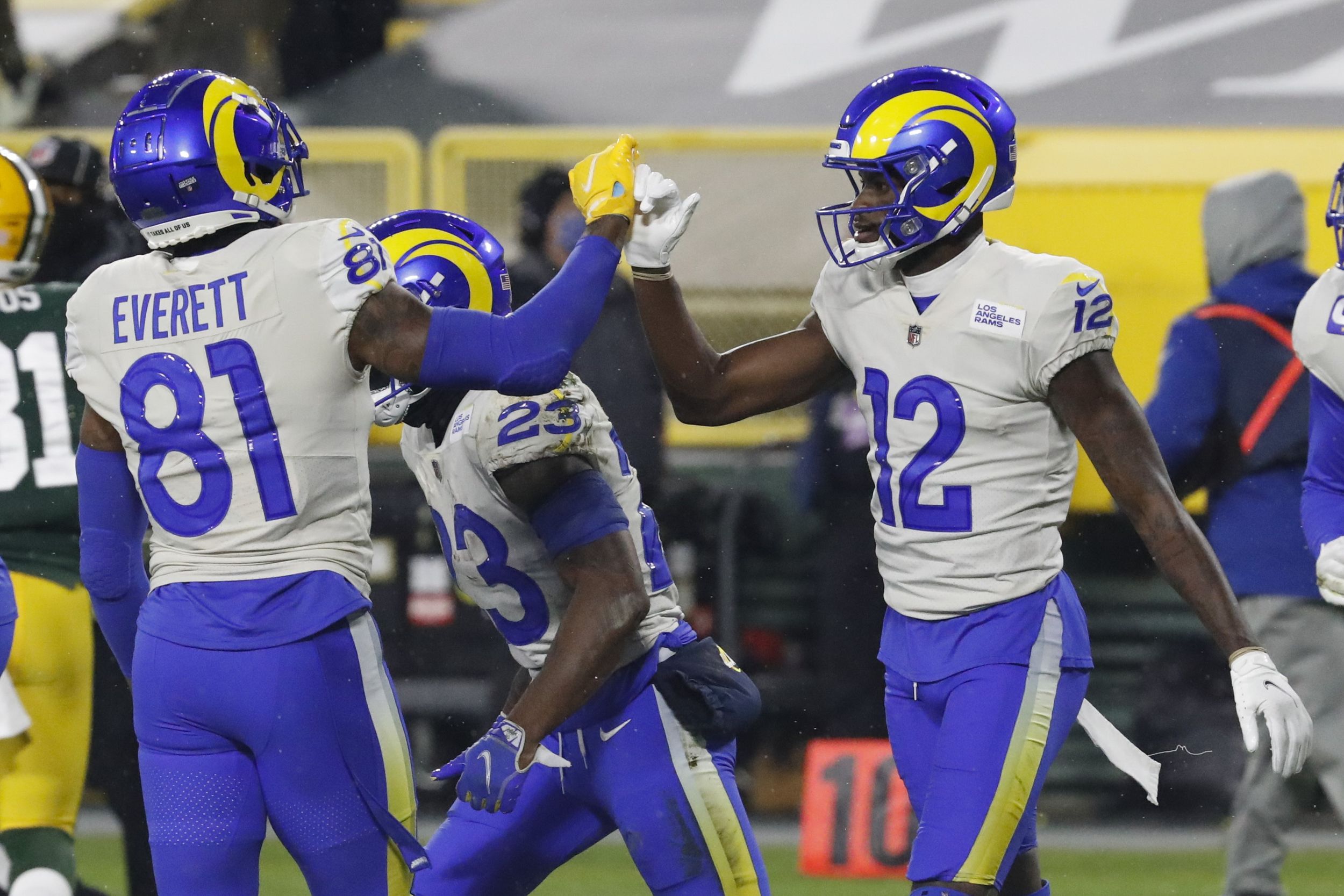 Rams Fall to Packers 32-18 in NFC Divisional Playoff Game