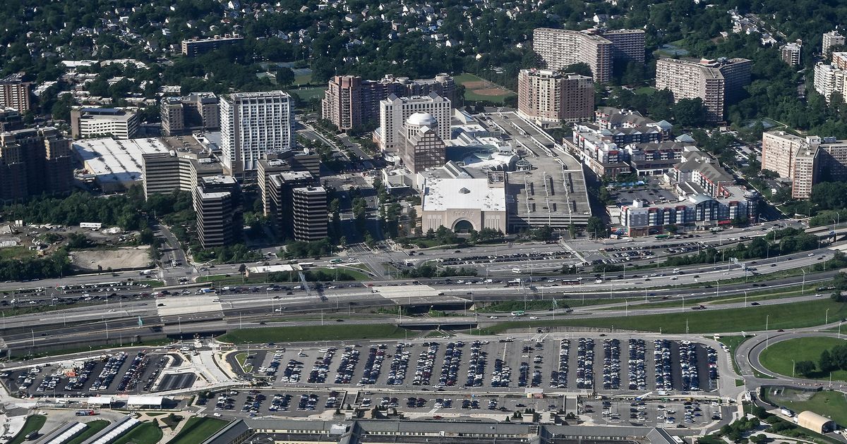 Pentagon can temporarily require escorts for journalists