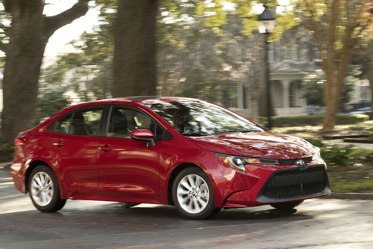 Corolla is a good-looking little piece, with clean lines and just-right proportions. Inside and out, it exudes a stylish, low-key vibe. (Toyota)