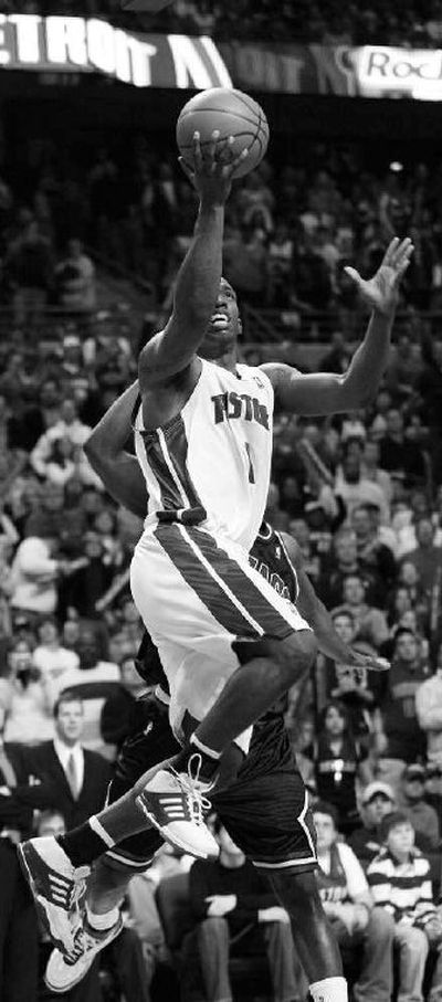 
Detroit's  Chauncey Billups drives to the basket against Chicago. 
 (Associated Press / The Spokesman-Review)