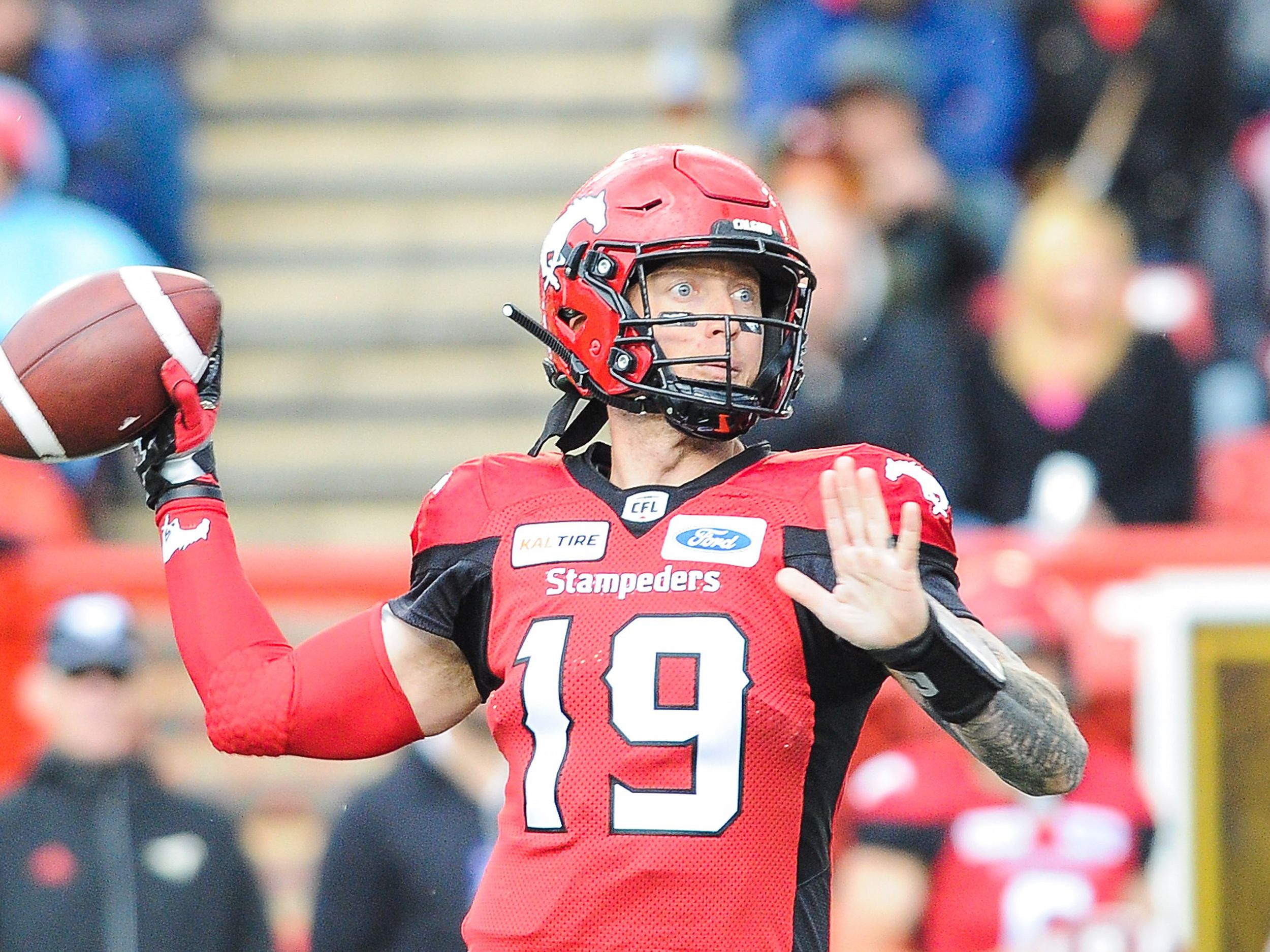 It's going to be a battle': Former Eagles Vernon Adams Jr., Bo Levi  Mitchell, T.J. Lee reunite when British Columbia faces Calgary in CFL  playoffs