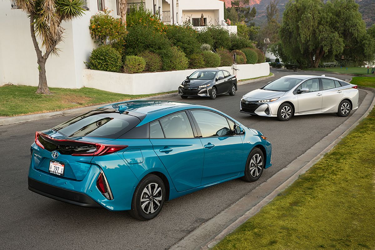 Toyota Prius Prime: This New Prius Comes With A Power Cord | The ...