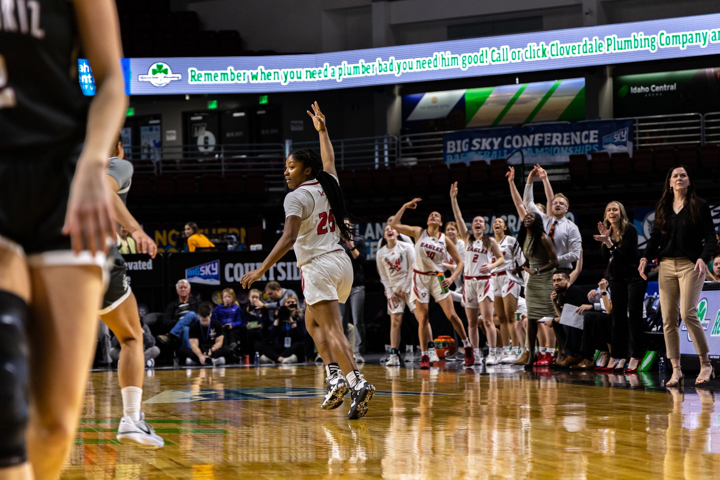 Fourth-seeded Eastern Washington women pull out all the stops to hold ...