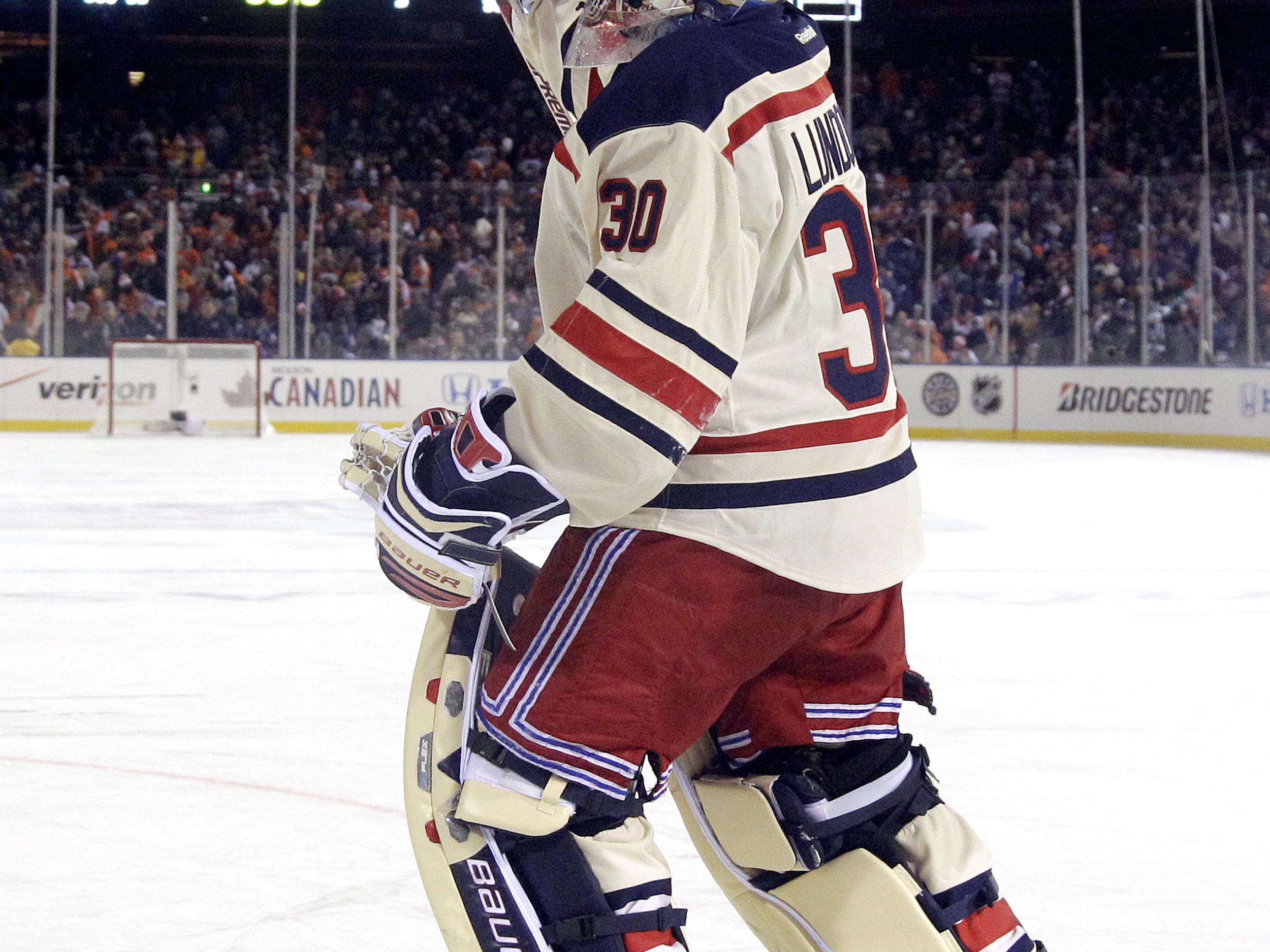 Henrik Lundqvist New York Rangers NHL Winter Classic Action Photo (8 x  10)