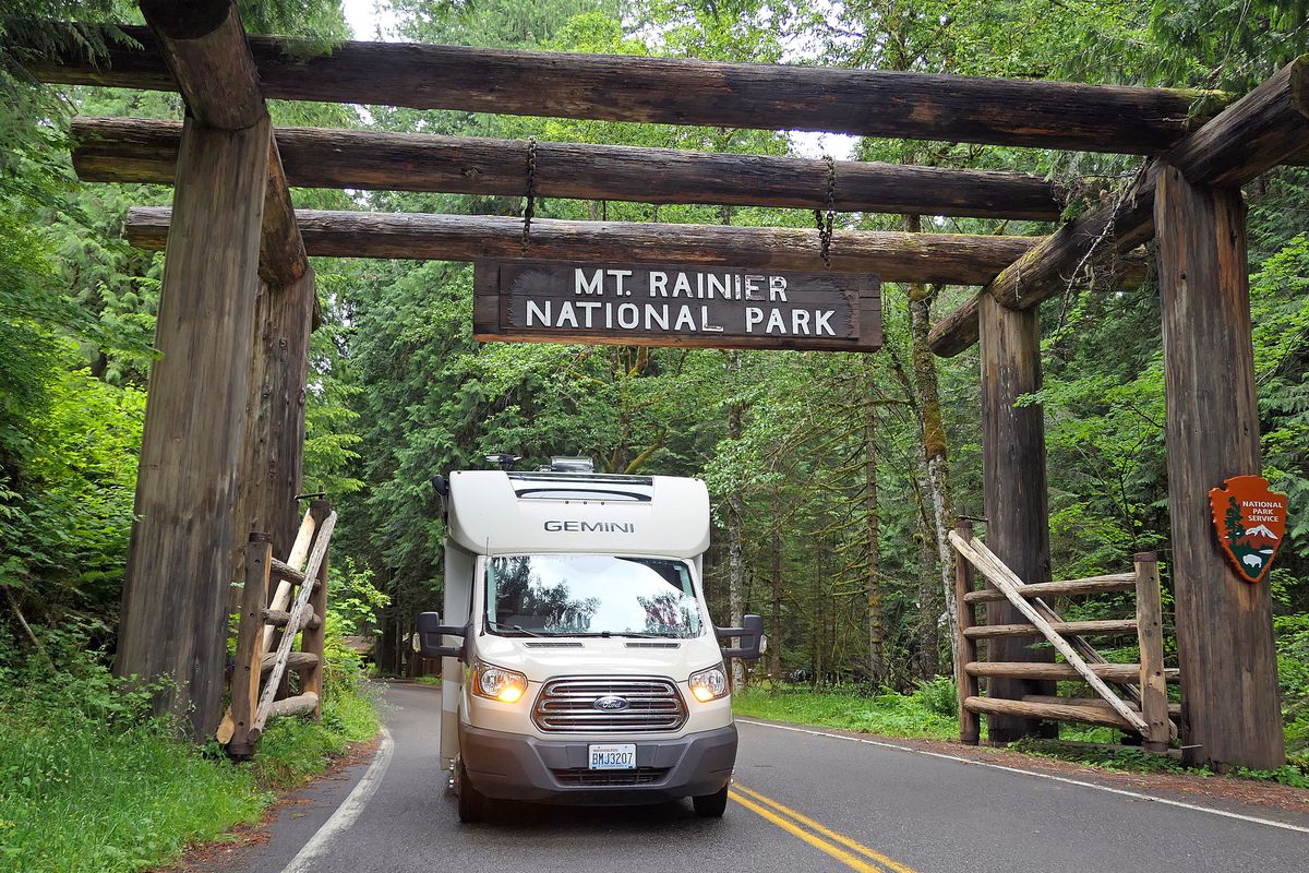 Park service considers timed entry to Mount Rainier National Park