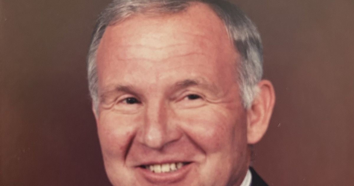 Spokane restaurantuer Evan Armstong dieas at 88