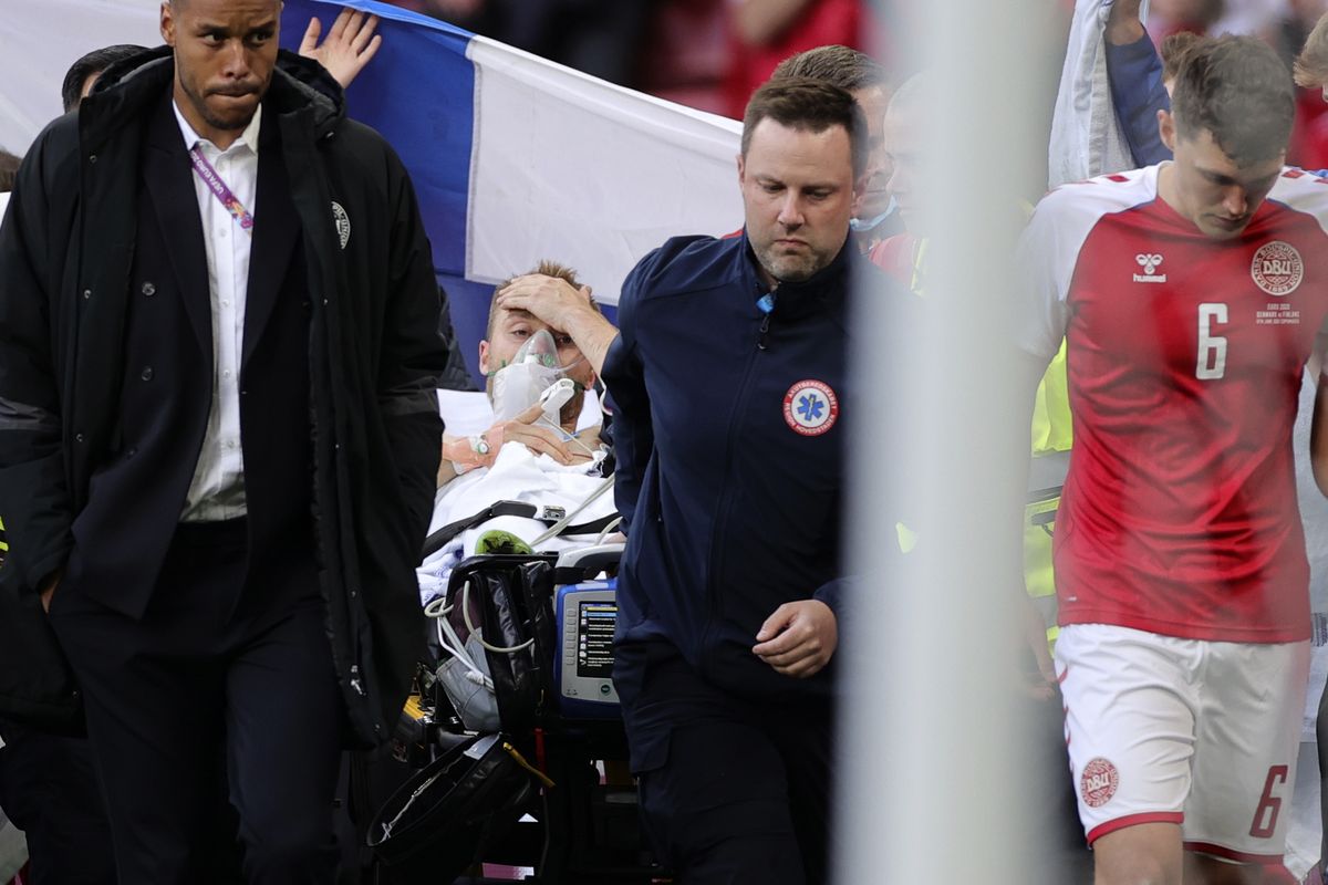 dækning hellig kant Denmark's Christian Eriksen in stable condition, Euro 2020 match resumes |  The Spokesman-Review