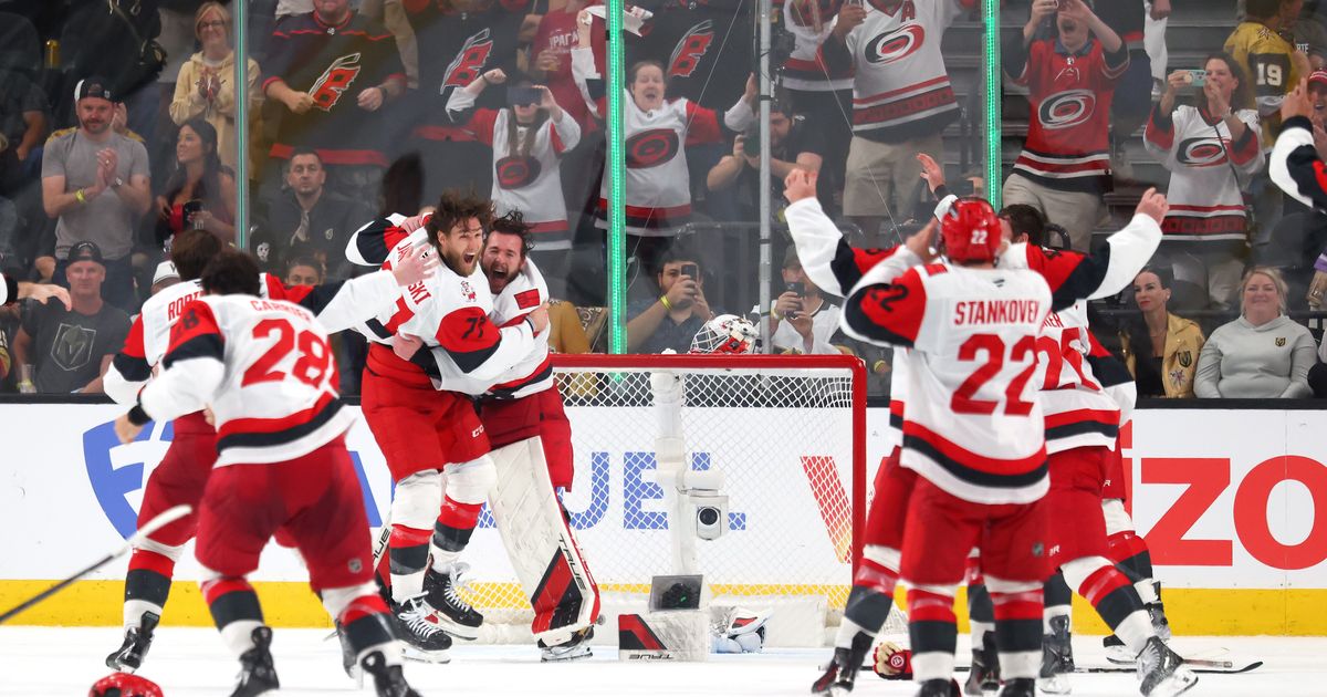 Hurricanes win Stanley Cup for first time since 2006, finish off dominant 16-3 playoff run