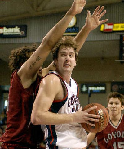 
LMU's Matthew Knight couldn't stop GU's Sean Mallon, right. 
 (Dan Pelle / The Spokesman-Review)