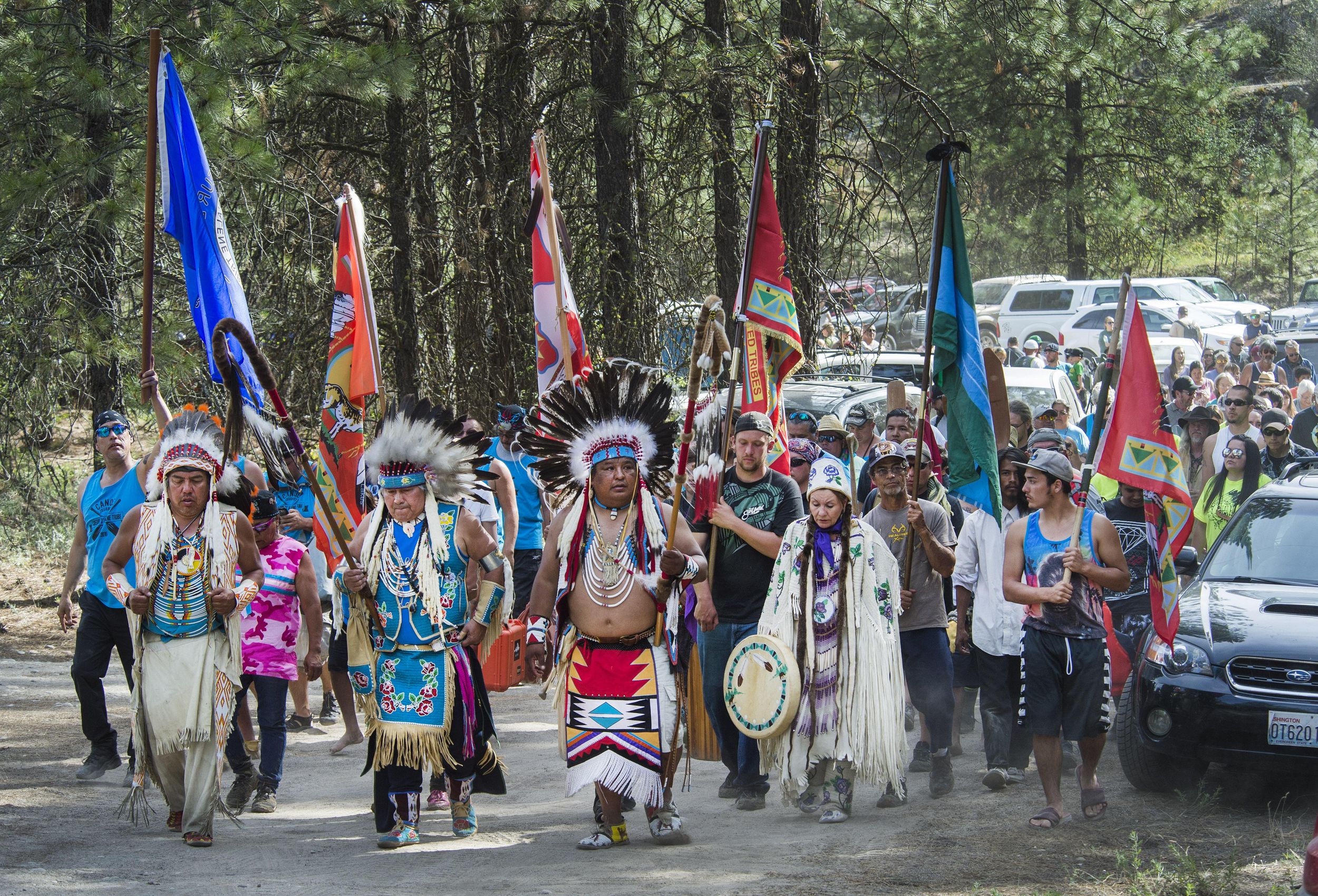 Dugout Canoes Arrive - June 17, 2016 