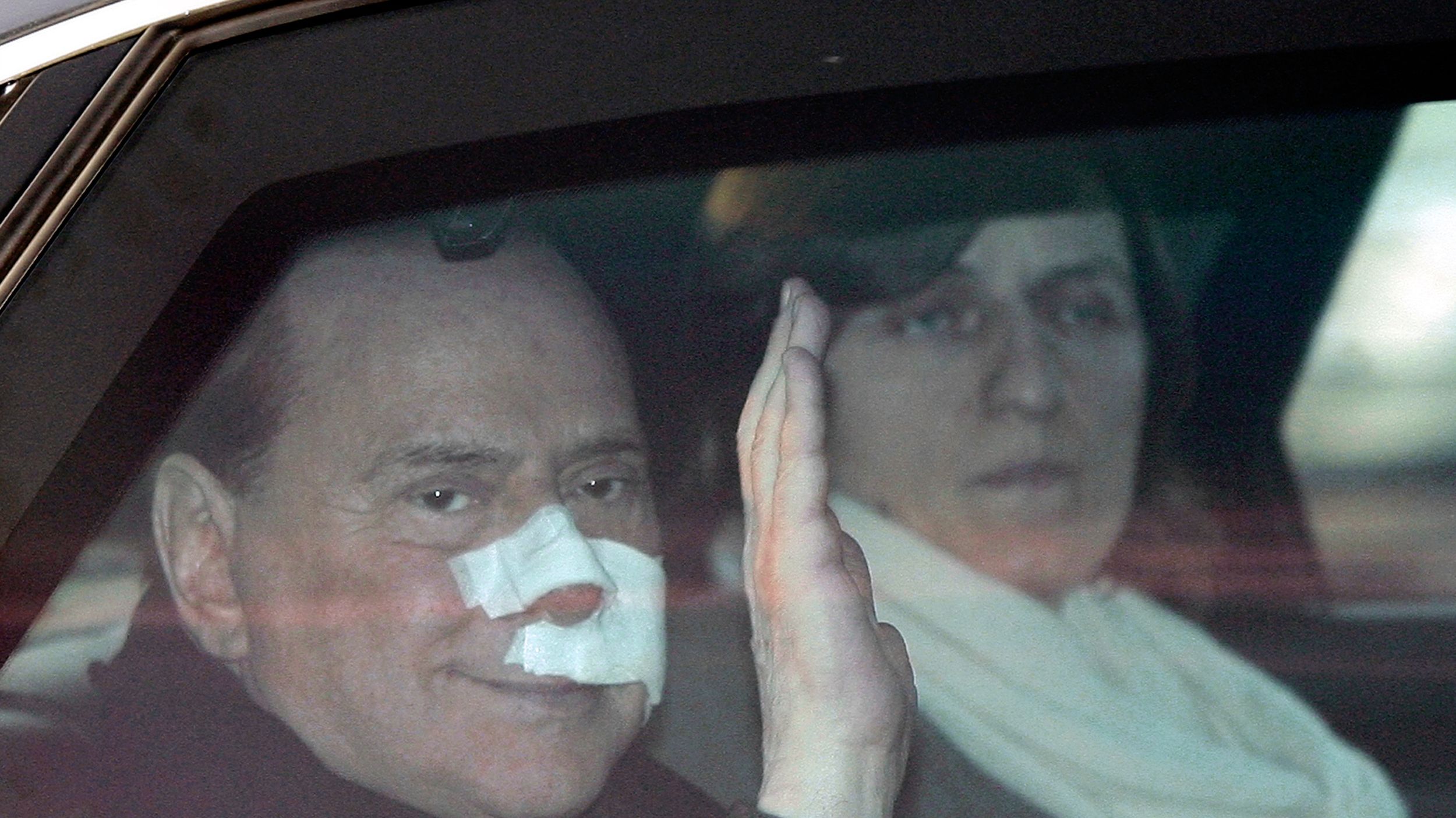 Italy S Berlusconi Leaves Hospital Days After Attack The Spokesman Review