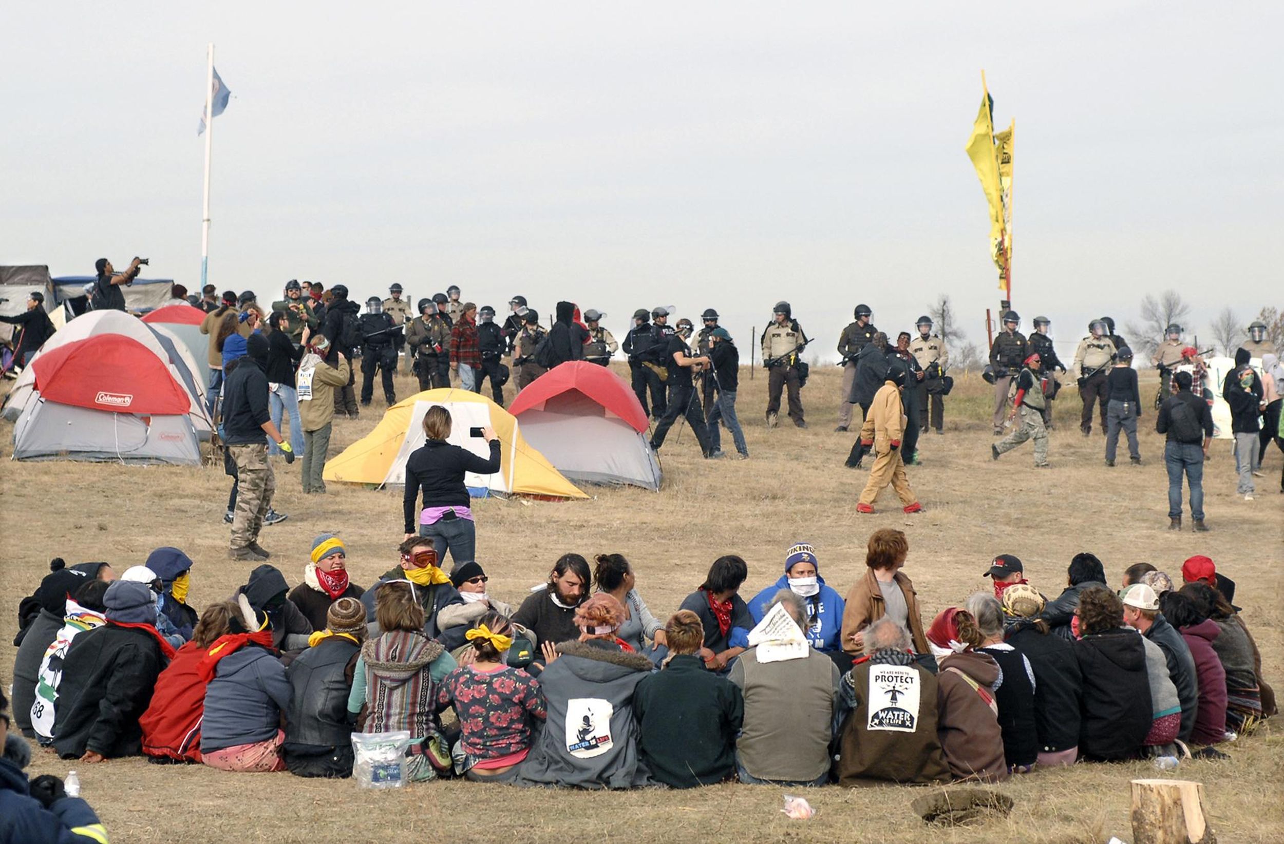 Dakota pipeline protesters are increasingly divided over tactics | The ...