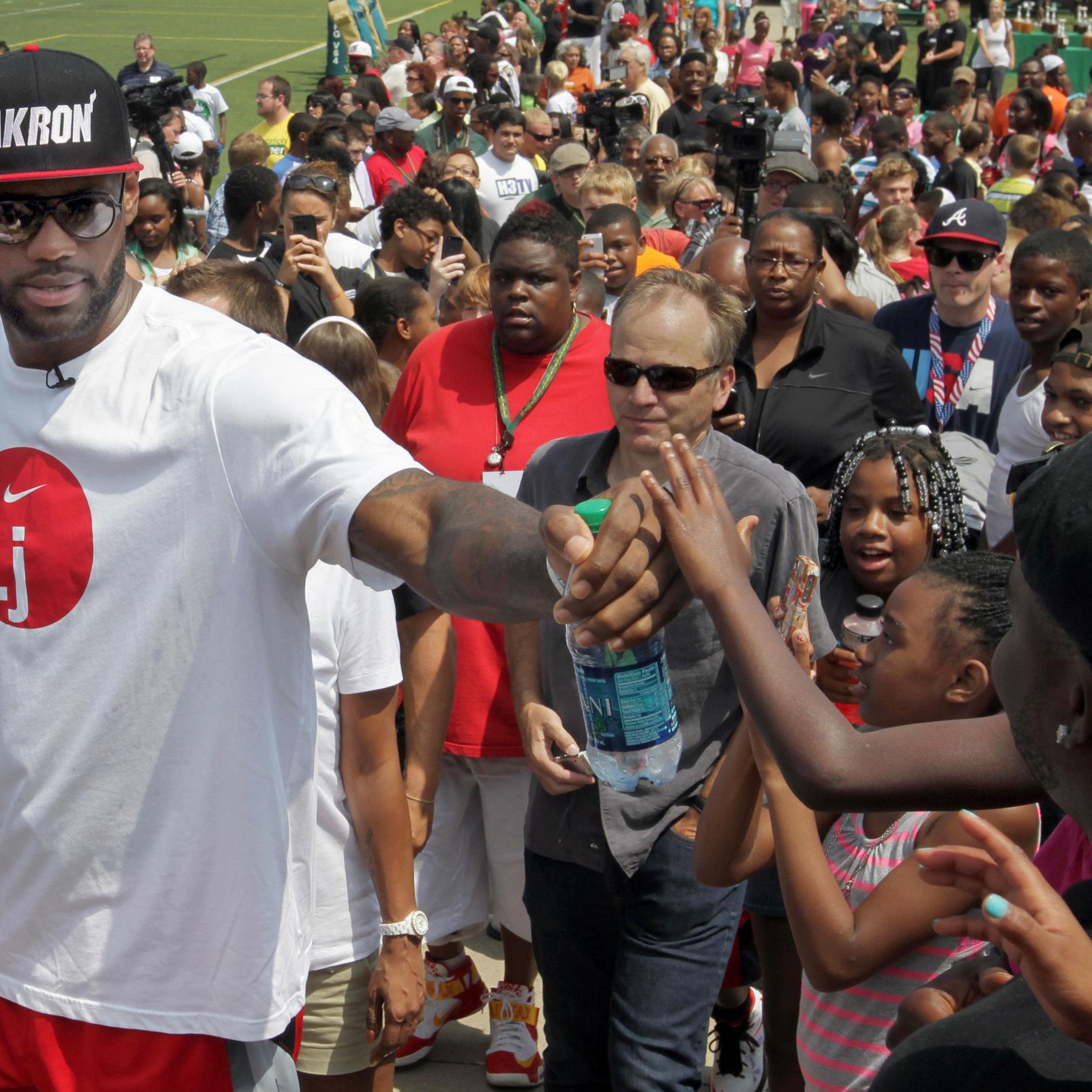 LeBron James, a noted New York Yankees fan, might be rooting for