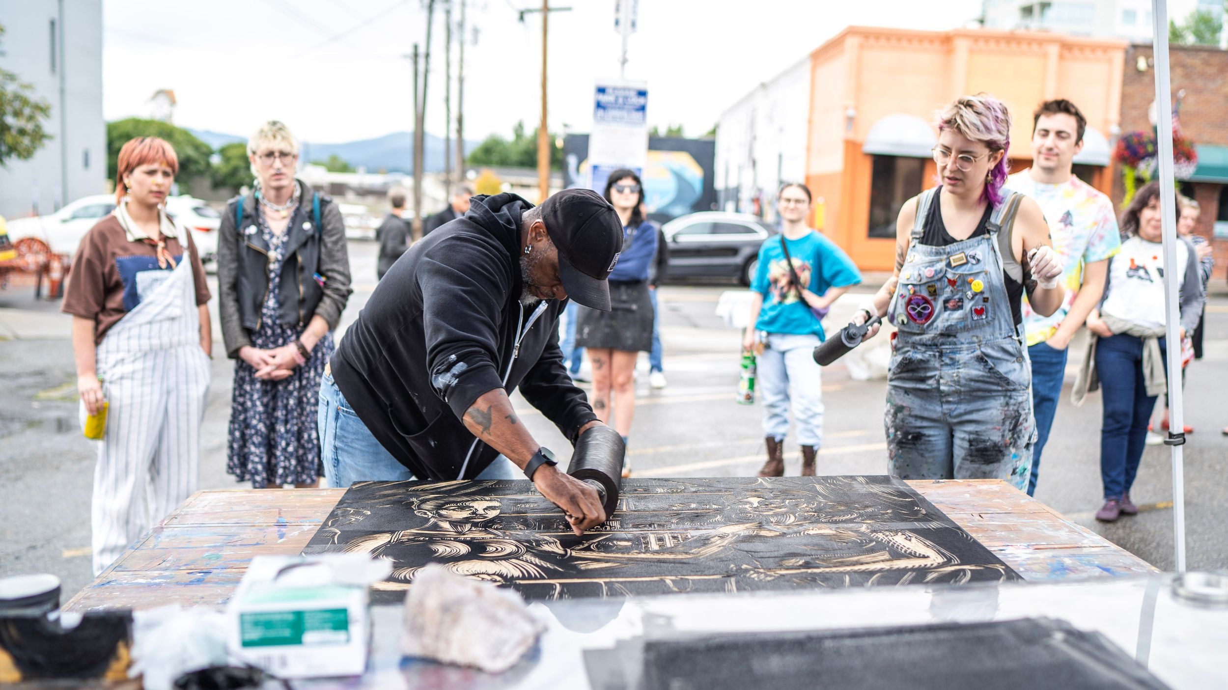 Artist Carl Richardson takes inspiration from hip-hop, freestyling