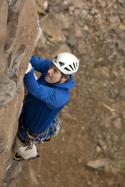 Phil Bridgers climbing at central Washington’s Frenchman Coulee. (Photo by Jon Jonckers)
